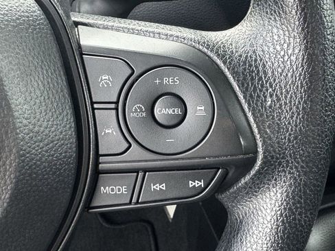 Used 2025 Toyota Corolla LE FWD image 21
