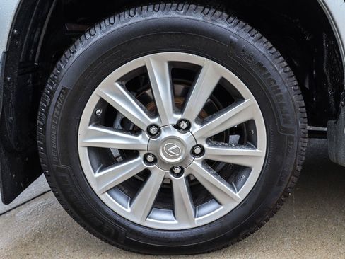 Used 2011 Lexus LX 570 4WD w/ Luxury Pkg image 26