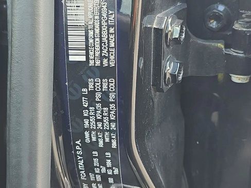 Used 2017 Jeep Renegade Altitude FWD image 20