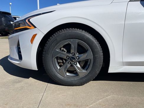 Used 2021 Kia K5 LXS image 14