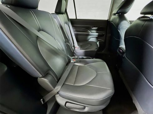 Certified 2024 Toyota Grand Highlander XLE image 25