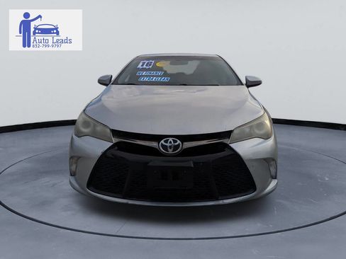Used 2016 Toyota Camry SE image 4