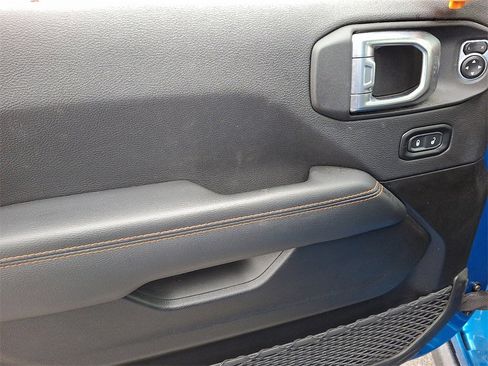 Used 2023 Jeep Gladiator Mojave w/ Cold Weather Group image 14