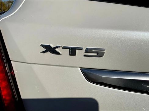 Used 2025 Cadillac XT5 Premium Luxury image 7