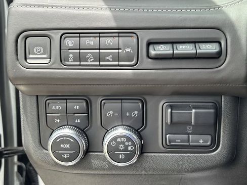Used 2023 GMC Yukon XL Denali Ultimate AWD/4WD image 20