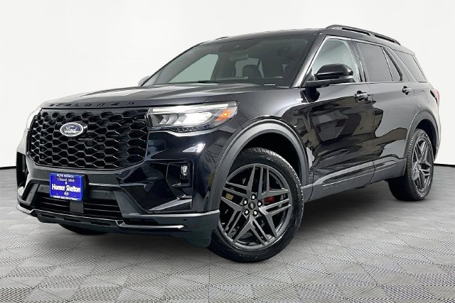 Used 2025 Ford Explorer ST-Line w/ ST-Line Street Pack AWD/4WD image 3