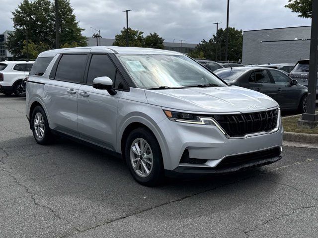 Used 2023 Kia Carnival LX FWD image 1