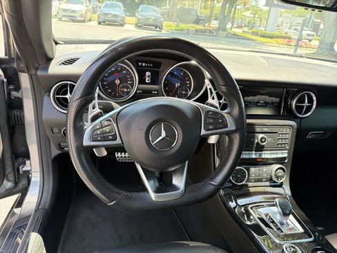 Used 2017 Mercedes-Benz SLC 300 image 18