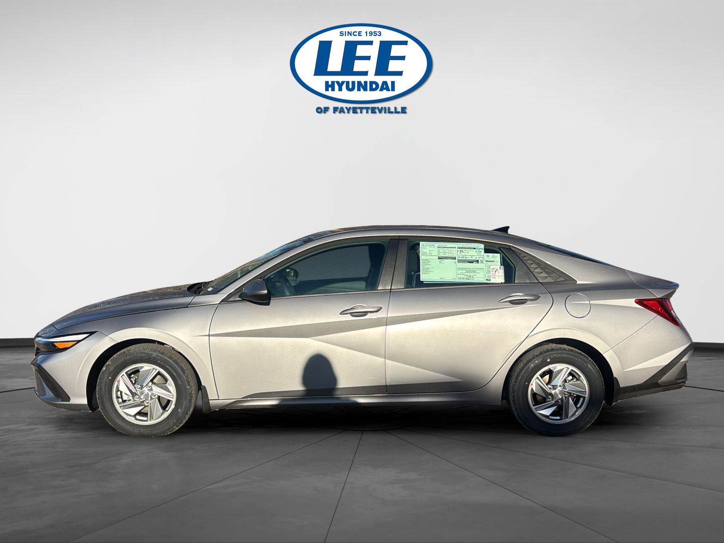 Certified 2026 Hyundai Elantra SE FWD image 3