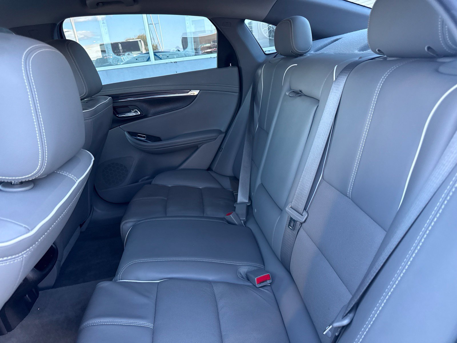 Used 2015 Chevrolet Impala LTZ FWD image 16