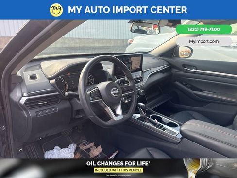 Used 2024 Nissan Altima 2.5 SR w/ SR Premium Package AWD/4WD image 8