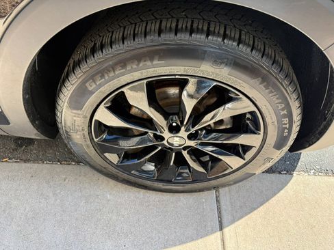 Used 2019 Kia Sorento S image 10