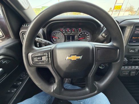 Used 2023 Chevrolet Silverado 1500 Custom image 12