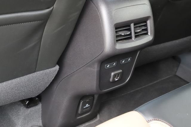 Used 2024 Chevrolet Equinox Premier AWD/4WD image 22