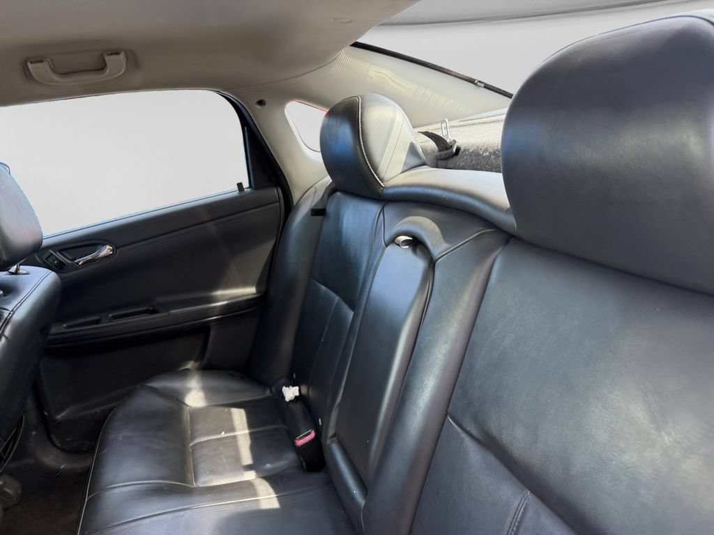 Used 2013 Chevrolet Impala LTZ FWD image 32
