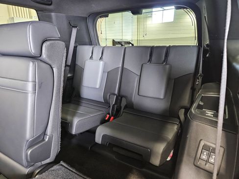 Used 2025 Lexus GX 550 w/ Accessory Package (2T) AWD/4WD image 14