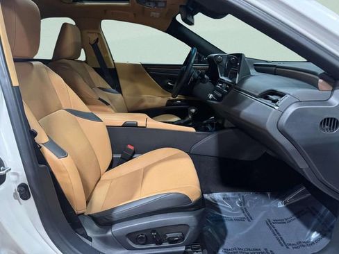 Used 2024 Lexus ES 250 image 31