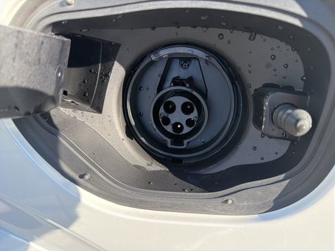 Certified 2025 Volvo XC90 T8 Ultra w/ Protection Package Premier image 10