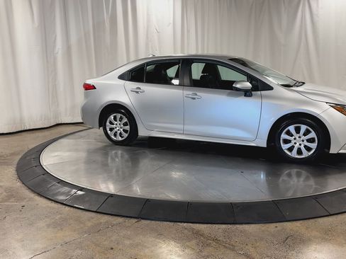 Used 2024 Toyota Corolla LE image 2