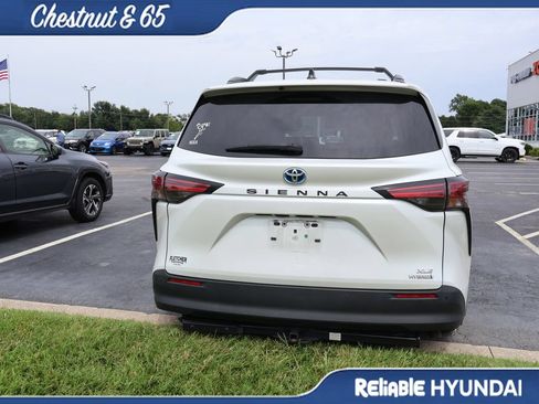 Used 2022 Toyota Sienna XLE w/ XLE Plus Package FWD image 20