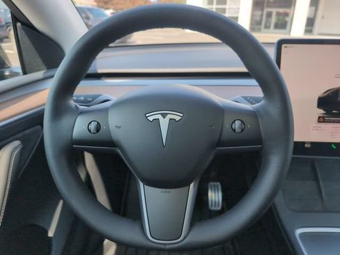 Used 2023 Tesla Model Y Long Range AWD/4WD image 19
