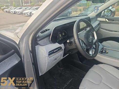 Used 2025 Hyundai Palisade SEL FWD image 31