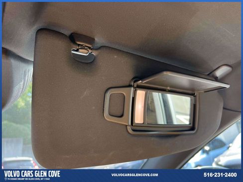Certified 2019 Volvo XC60 T6 Momentum w/ Advanced Package image 31