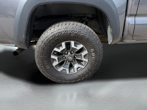 Used 2021 Toyota Tacoma TRD Off-Road AWD/4WD image 18
