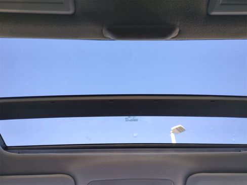 Used 2010 Chevrolet Traverse LT w/ Personal Connectivity Package image 23