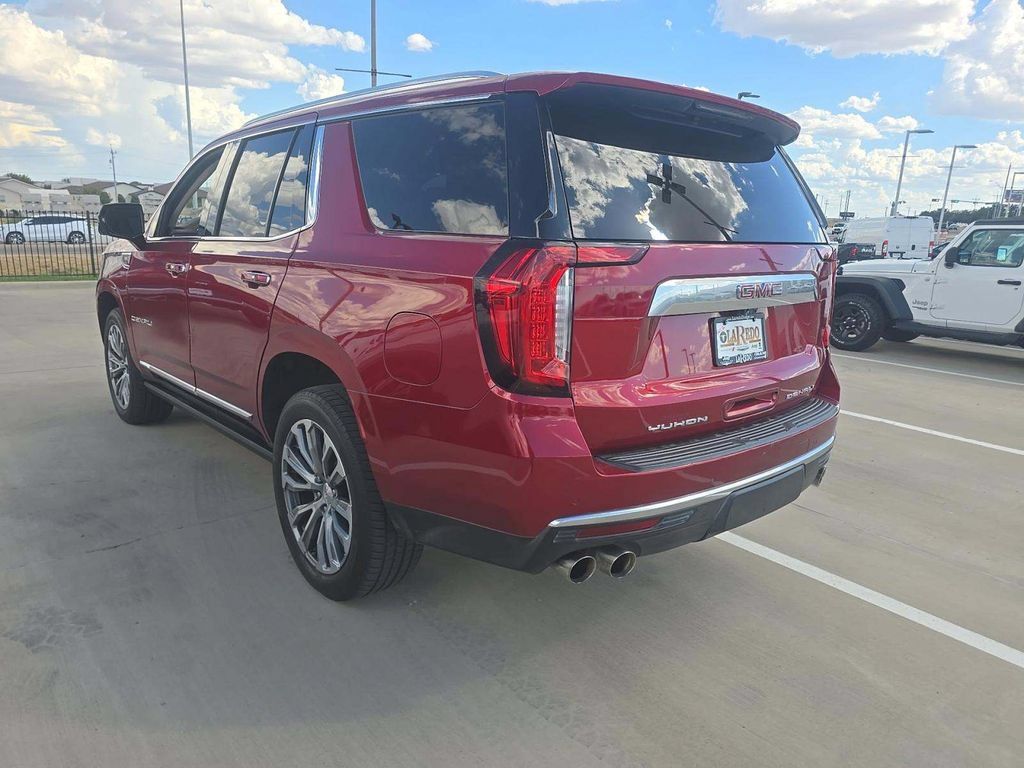 Used 2021 GMC Yukon Denali w/ Denali Premium Package AWD/4WD image 2
