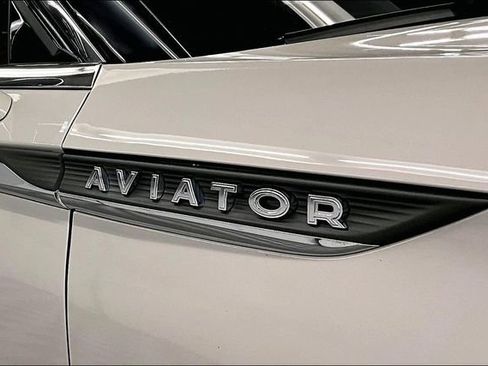 Used 2023 Lincoln Aviator Reserve w/ Equipment Group 201A AWD/4WD image 38