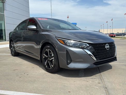 Used 2025 Nissan Sentra SV w/ All-Weather Package image 5