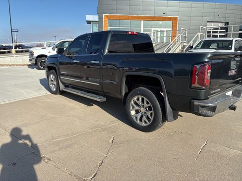 Used 2018 GMC Sierra 1500 SLT w/ SLT Premium Package image 3