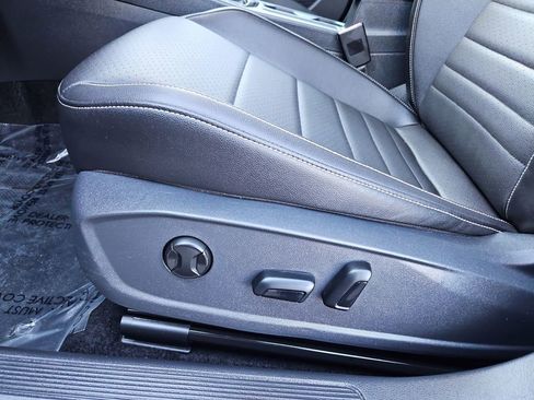 Used 2024 Volkswagen Jetta SE image 22