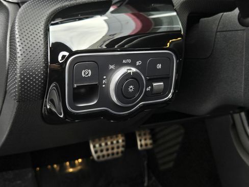 Used 2020 Mercedes-Benz CLA 250 image 19