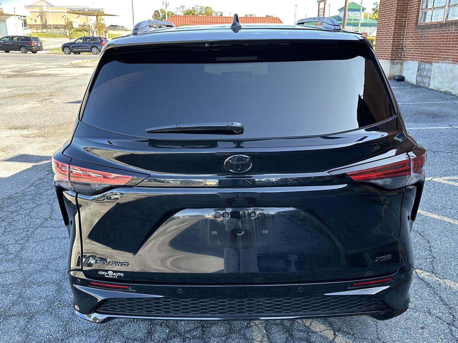 Used 2026 Toyota Sienna XSE AWD/4WD image 7
