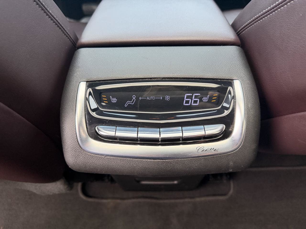 Used 2020 Cadillac XT6 Premium Luxury FWD image 22
