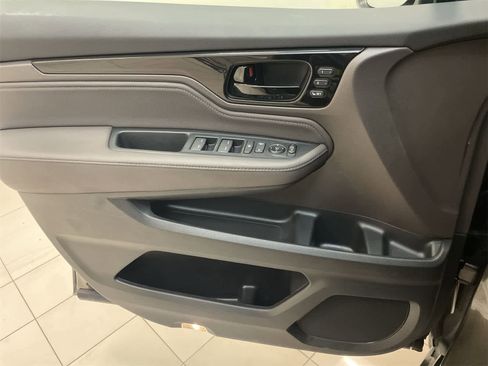 Used 2023 Honda Odyssey Touring image 17
