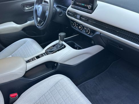 Used 2023 Honda HR-V LX image 13