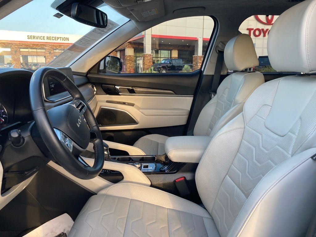 Used 2022 Kia Telluride SX w/ SX Prestige Package AWD/4WD image 10