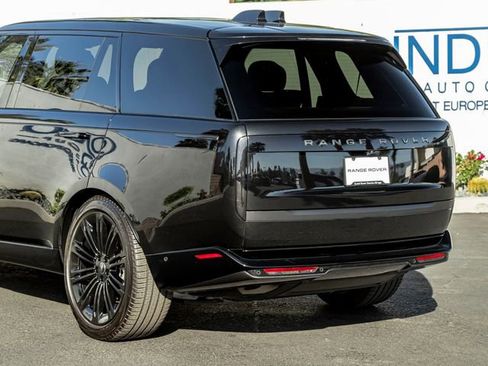 Used 2024 Land Rover Range Rover Long Wheelbase SE image 10