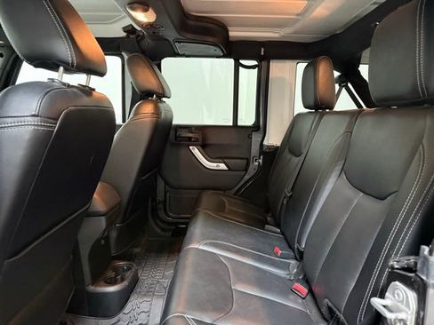 Used 2017 Jeep Wrangler Unlimited Sahara w/ Max Tow Package AWD/4WD image 20