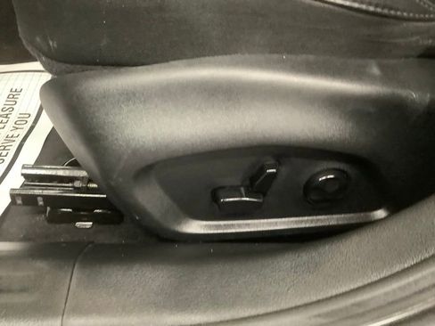 Used 2019 Jeep Compass Trailhawk w/ Leather Interior Group AWD/4WD image 10