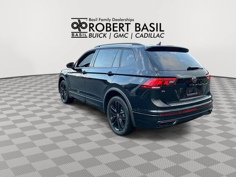 Used 2022 Volkswagen Tiguan SE R-Line AWD/4WD image 6