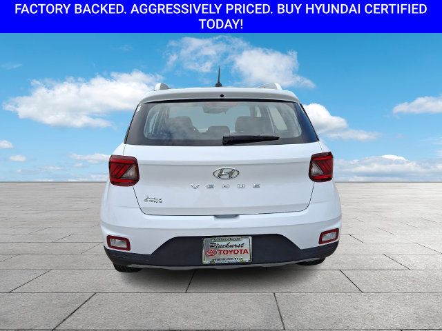 Certified 2025 Hyundai Venue SEL FWD image 7
