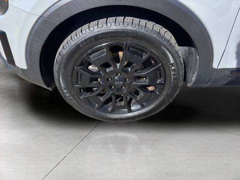 Used 2021 Kia Telluride EX w/ EX Premium Package image 9