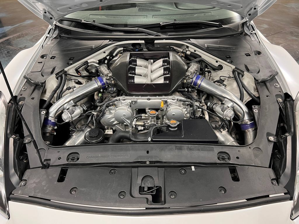 Used 2010 Nissan GT-R Premium AWD/4WD image 6