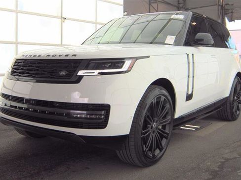 Used 2025 Land Rover Range Rover SE image 5
