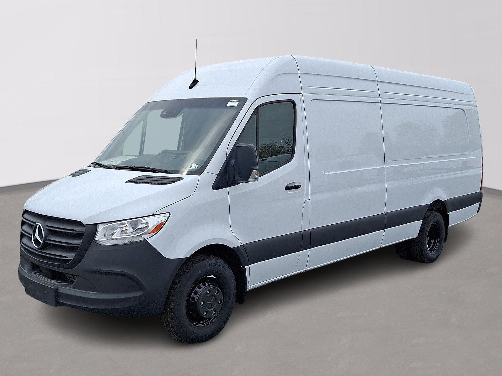 Used 2024 Mercedes-Benz Sprinter 3500 image 1