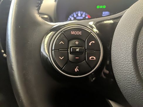 Used 2020 Kia Soul EX image 16